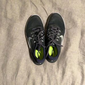 Women’s athletic shoes